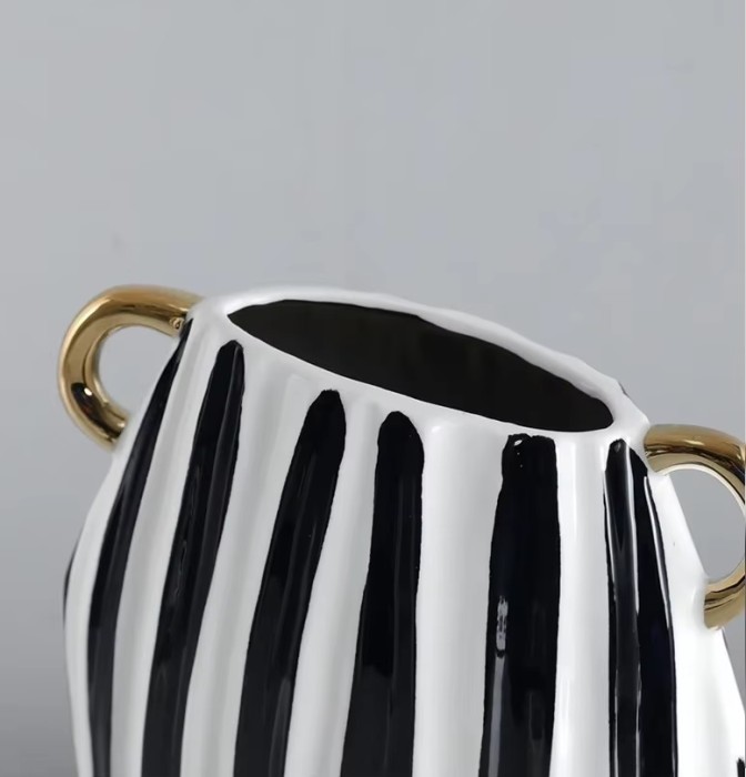 Ваза Vertical line vase A