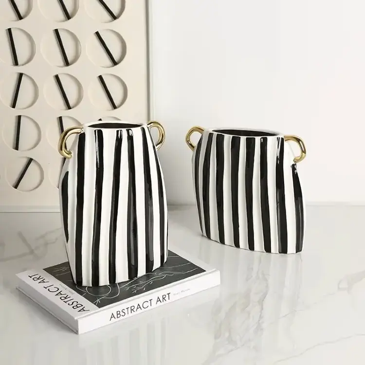 Ваза Vertical line vase A