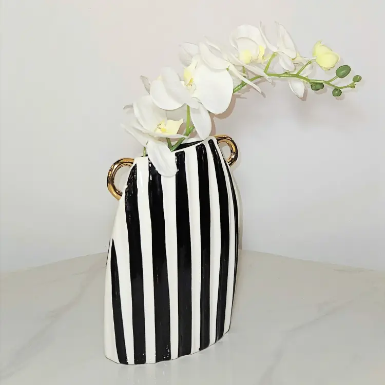 Ваза Vertical line vase A