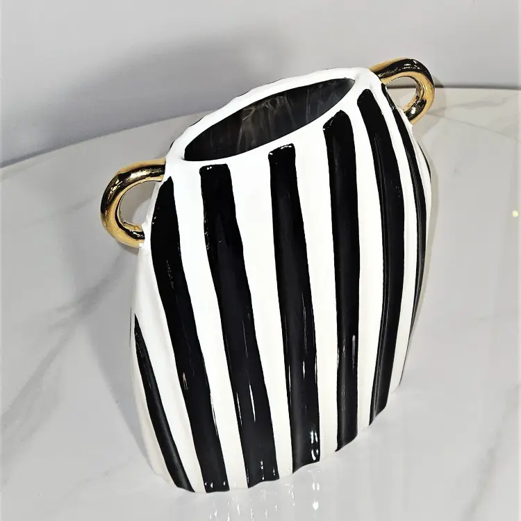 Ваза Vertical line vase A