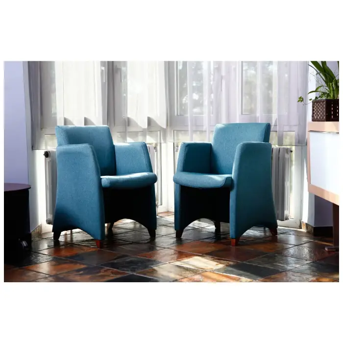 Кресло Tomy на деревянных ножках