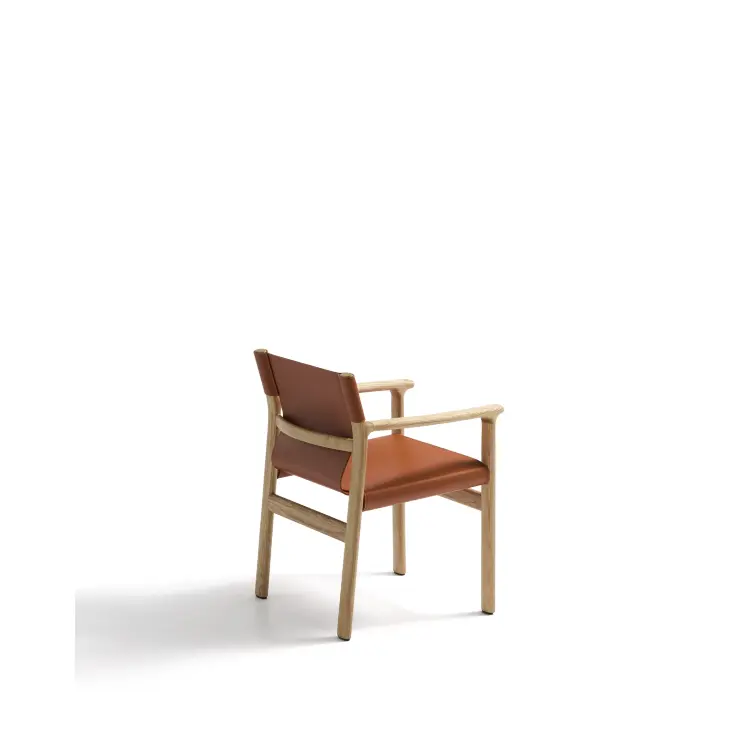 Стул Jan из переработанной кожи светло-коричневого цвета и ясеня в натуральном цвете