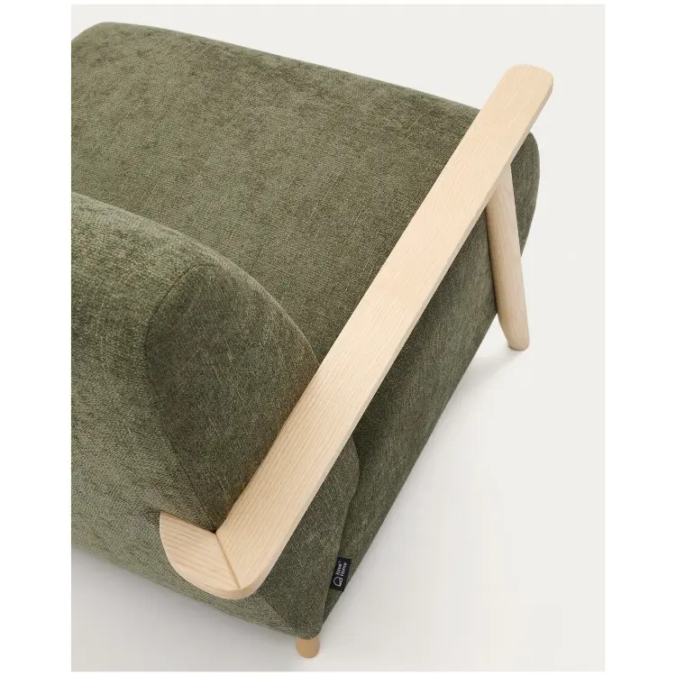 Кресло Meghan из зеленого шенилла с массивом бука в натуральной отделке