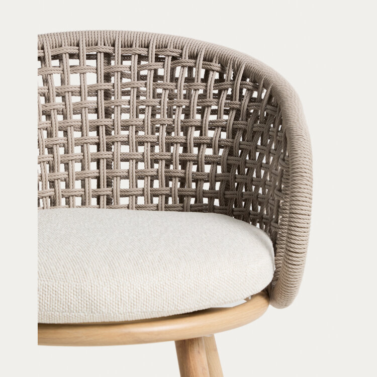 Уличный стул Lidario из алюминия с отделкой под дерево и бежевой веревки