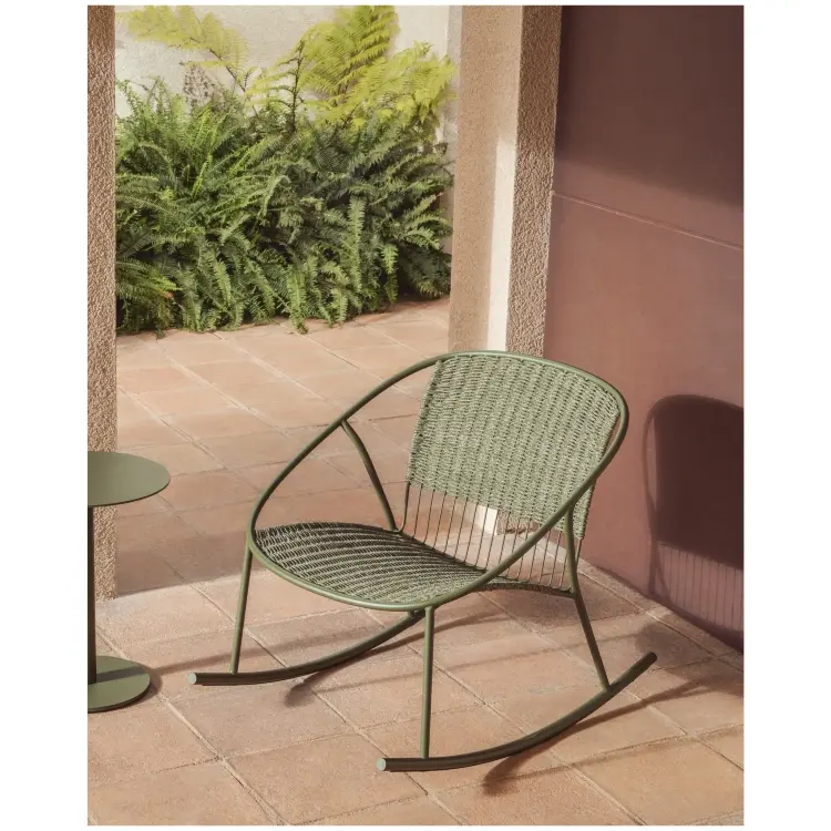 Уличное кресло-качалка Atrani из оцинкованной стали и зеленой веревки
