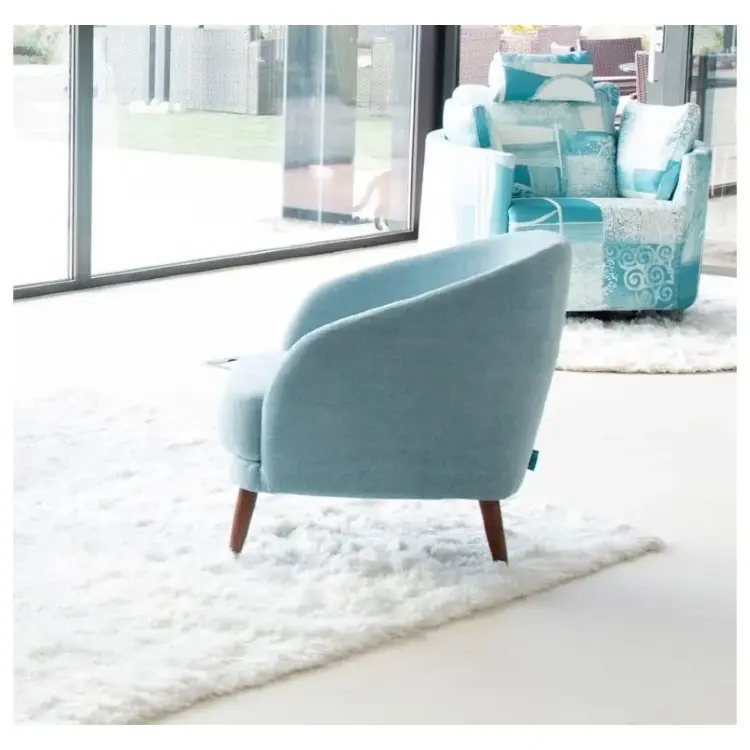 Кресло Komba на деревянных ножках