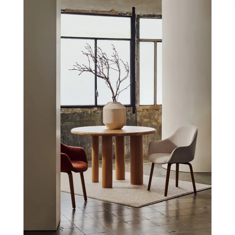 Aleli Стул из бежевой синели и ножками из ясеня с отделкой под орех