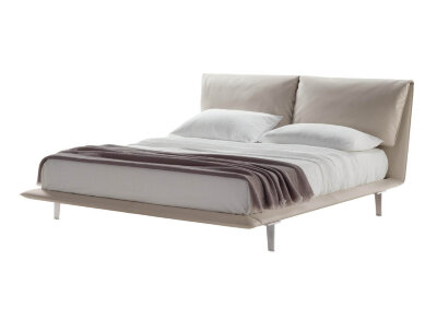 Двуспальная кровать на ножках John-John