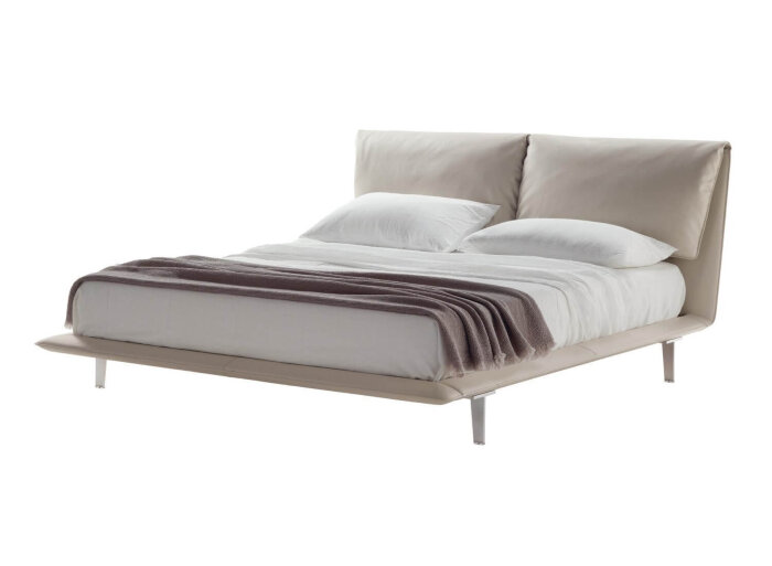 Двуспальная кровать на ножках John-John