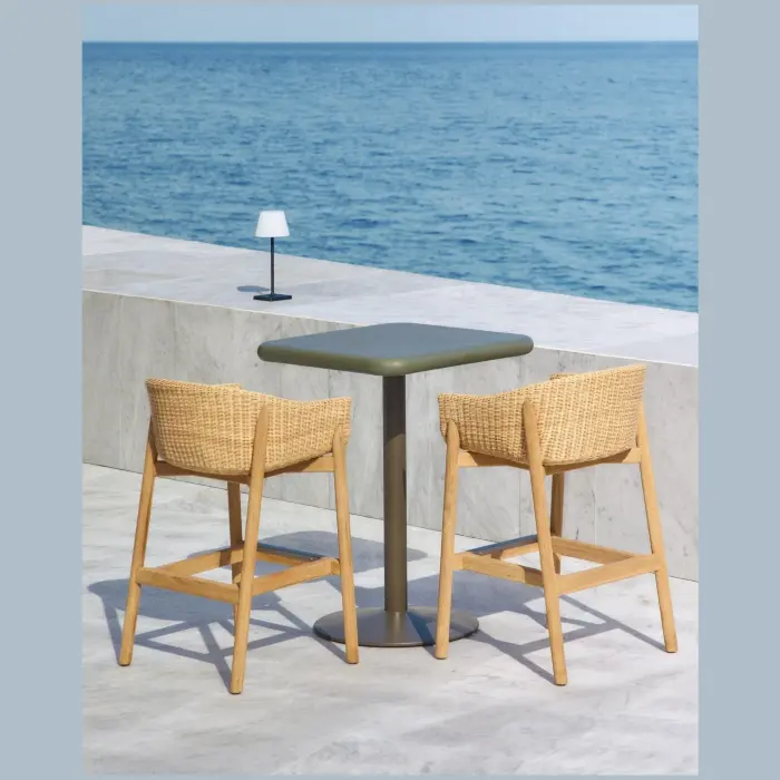 Уличный стол Esilda зеленый из цемента и стали 70х70 см