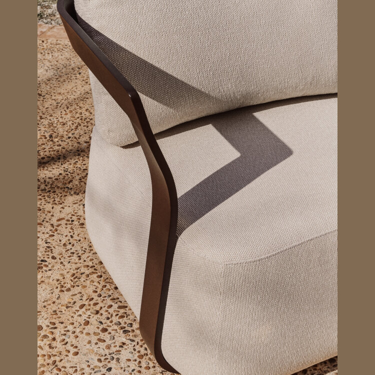 Уличное кресло Tamaris из алюминия коричневого цвета