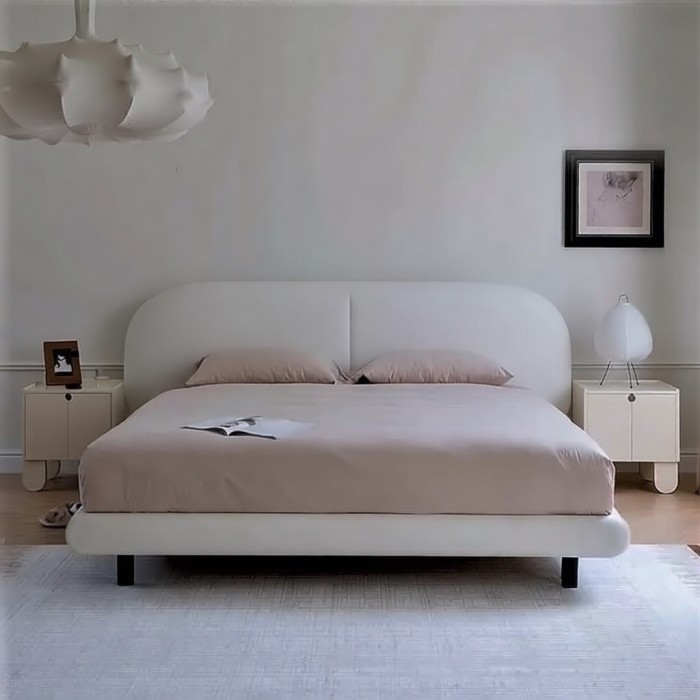 Двуспальная кровать с широким изголовьем Coco