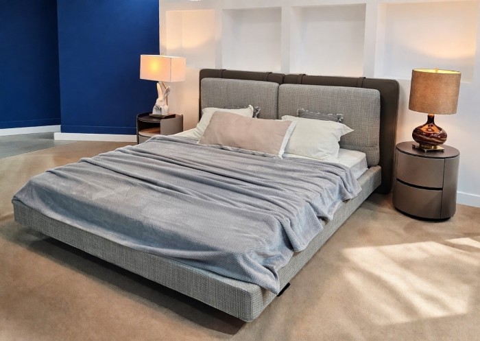 Лампа настольная Holt