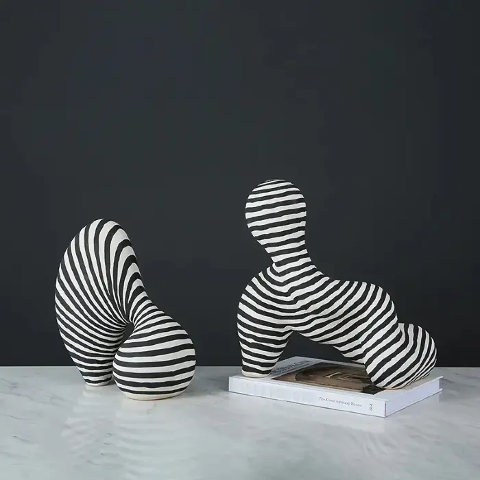 Статуэтка Zaha sphere-Black A
