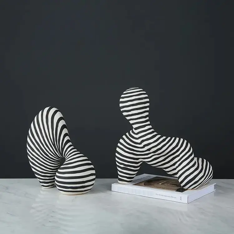 Статуэтка Zaha sphere-Black A