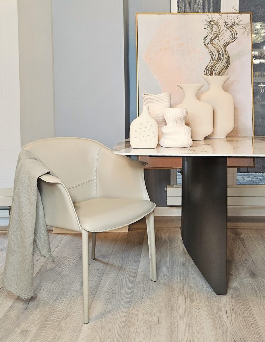 Ваза Vertical curved bottle 2