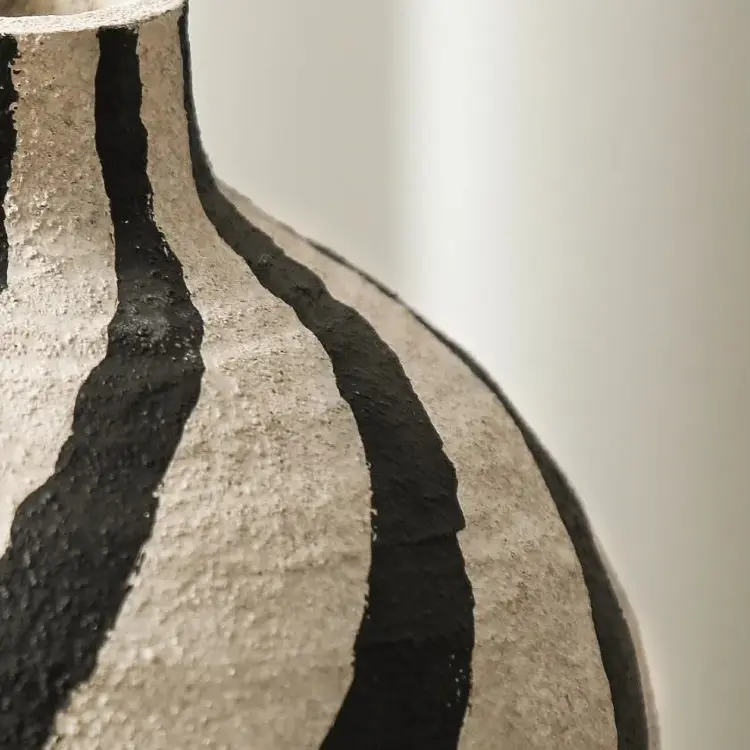 Ваза Line round belly vase