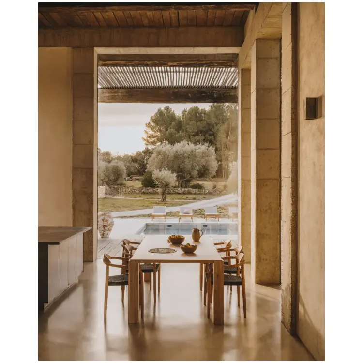 Стол Deyarina с дубовым шпоном и ножками из массива дуба 220 х 110 см