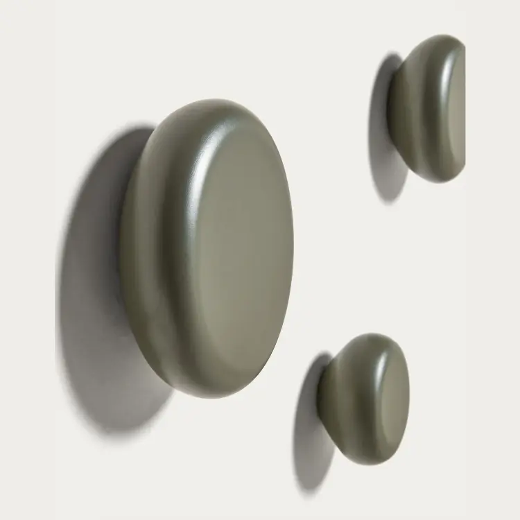 Nadue Набор из 3 настенных крючков из массива бука с зеленой отделкой