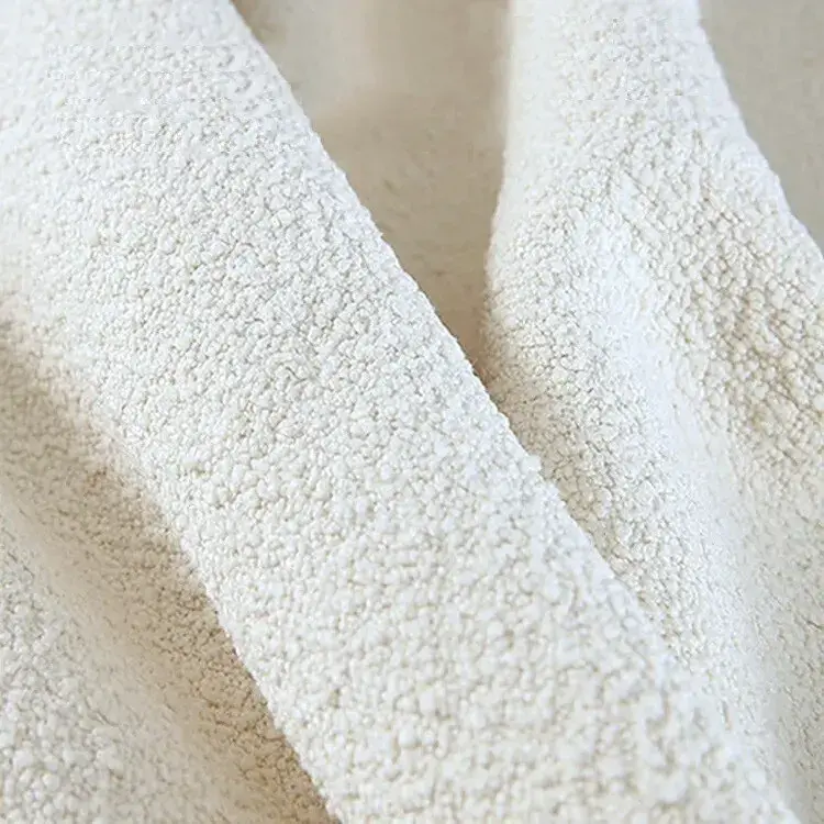 Дизайнерская кровать на ножках Softbay