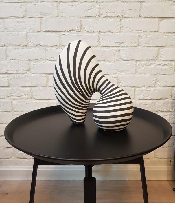 Статуэтка Zaha sphere-Black B