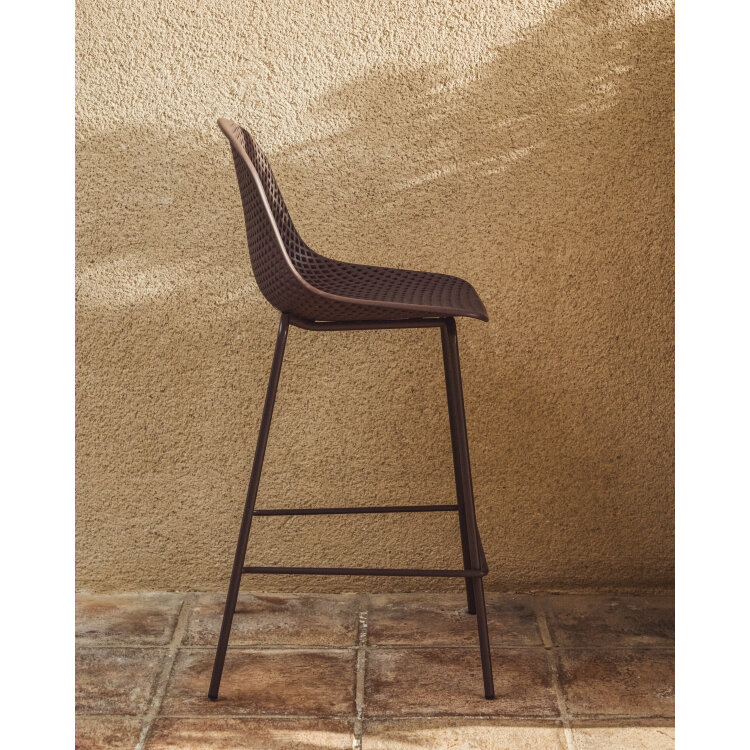 Уличный полубарный стул Quinby из коричневой стали и пластика 65 см