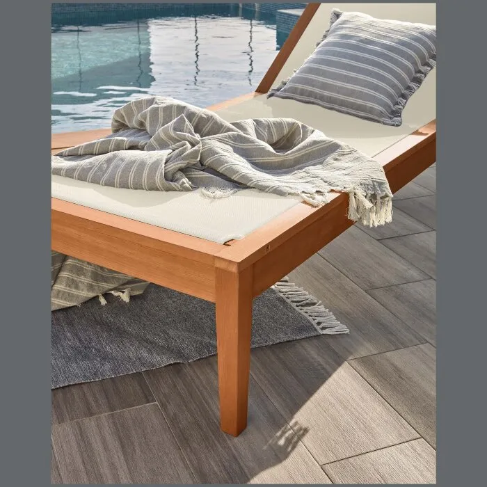 Шезлонг Caterin из эвкалипта бежевый