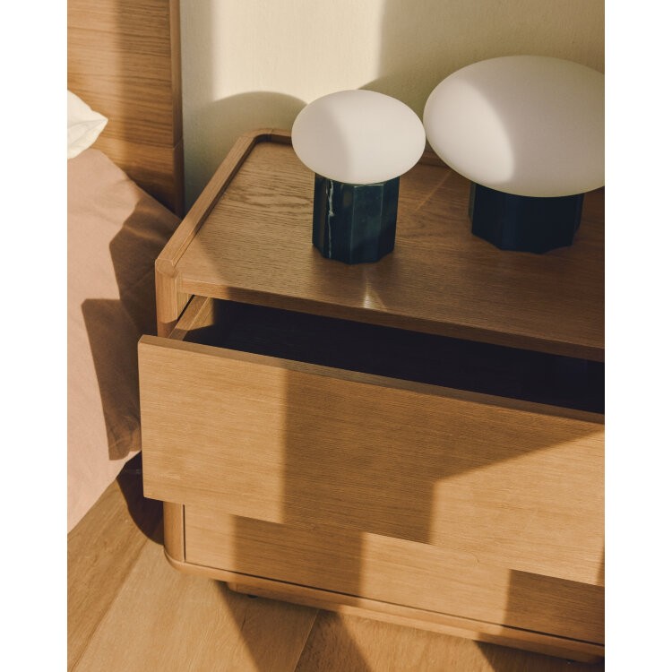 Прикроватная тумбочка Arelida из дуба со светло-коричневой отделкой, 65 x 50 см