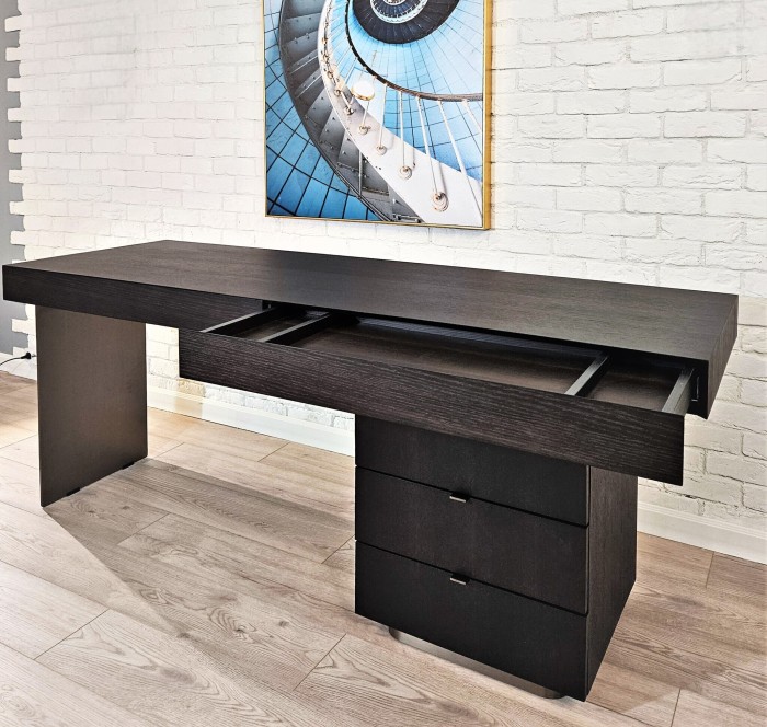 Стол письменный Carson