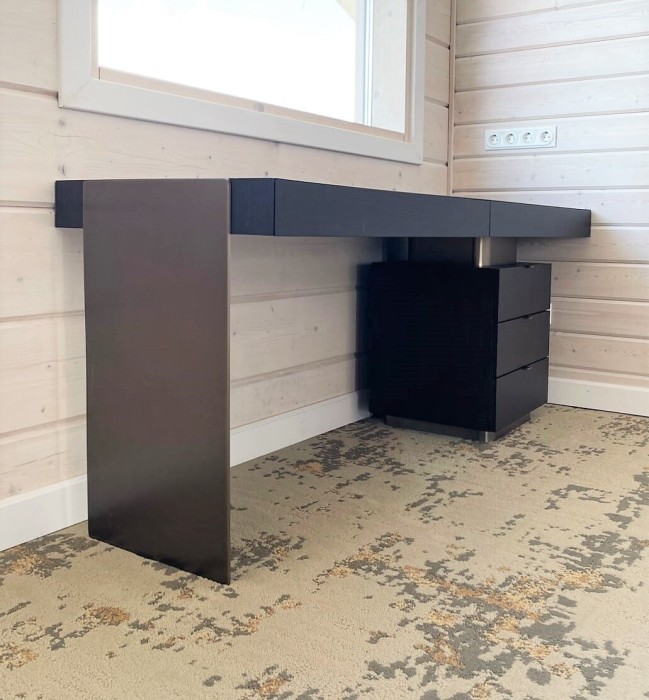 Стол письменный Carson