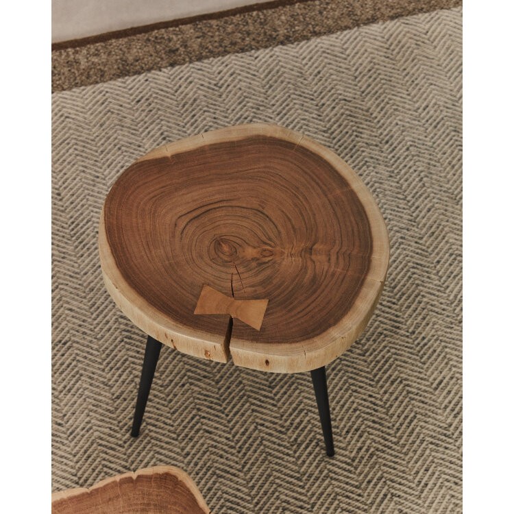 Приставной столик Tanive из акации с выбеленной отделкой и черными стальными ножками Ø35 см