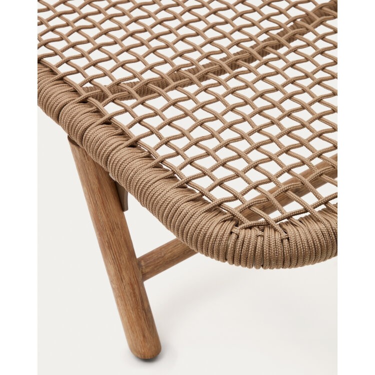 Шезлонг Dandara со стальной конструкцией, бежевым шнуром и ножками из 100% массива акации