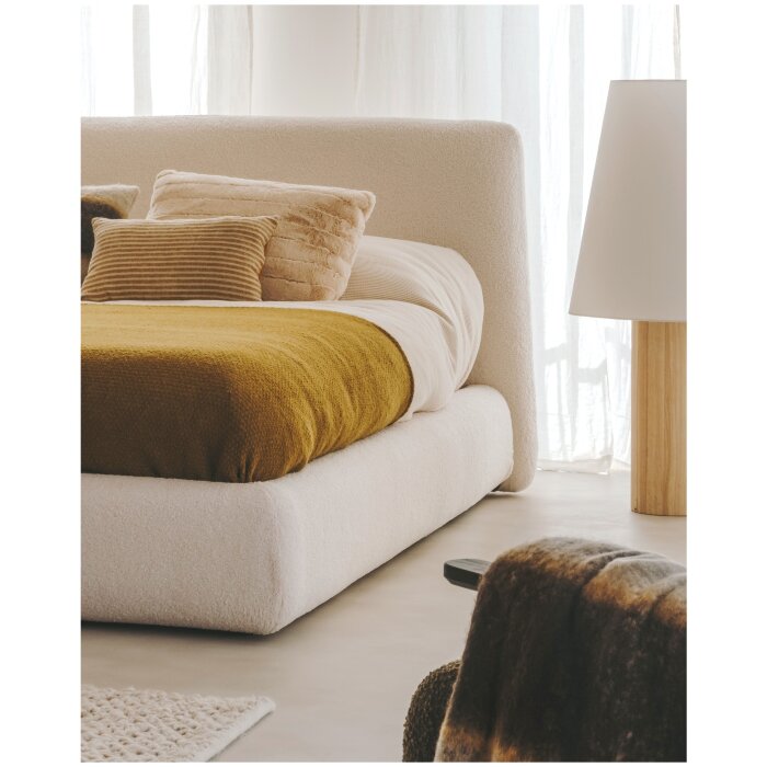 Кровать Martina со съемным бежевым чехлом из ткани букле под матрас 160 х 200 см