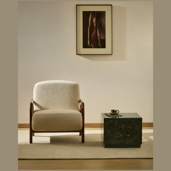 Кресло Sylo из бежевого шенилла и ясеня с отделкой цвета орех