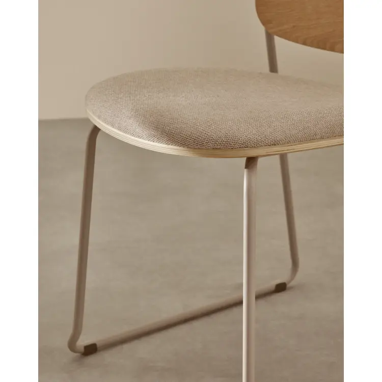 Стул Meli с сиденьем из бежевого шенилла и бежевыми металлическими ножками