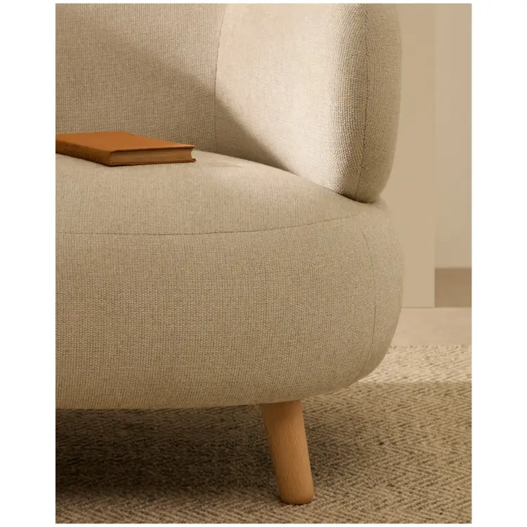 Кресло Luisa из шенилла перламутрового цвета с ножками из массива бука,