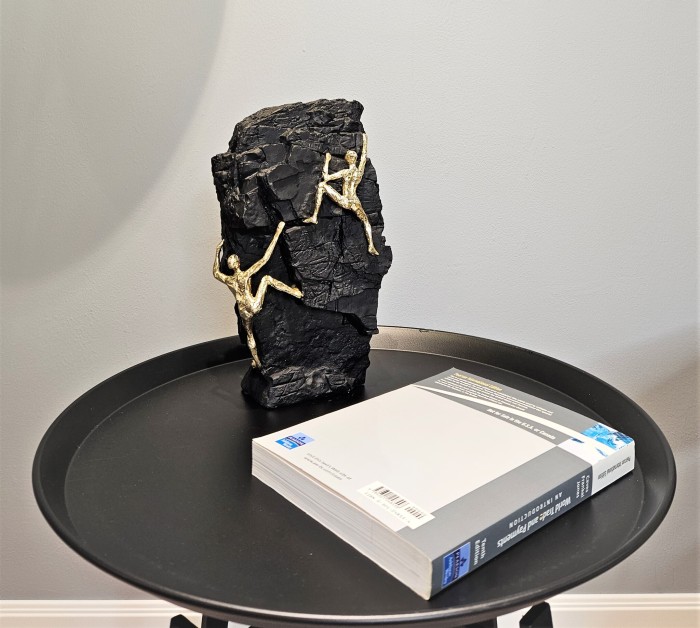 Статуэтка Golden Climbing decoration-A