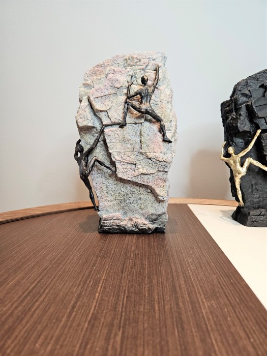 Статуэтка Climbing decoration-B