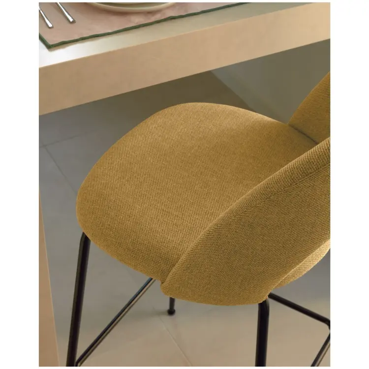 Полубарный стул Mahalia горчично-желтый